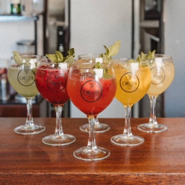 Ananás, Frutos Vermelhos, Maçã, Manga, Maracujá, Morango e Mojito